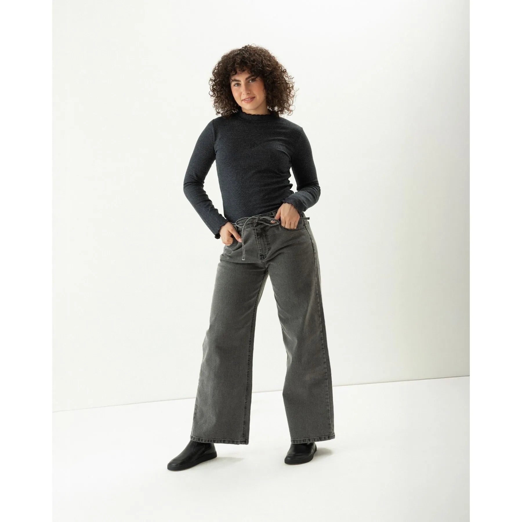 Vaqueros Wide Leg: Guía de Estilo (2026)