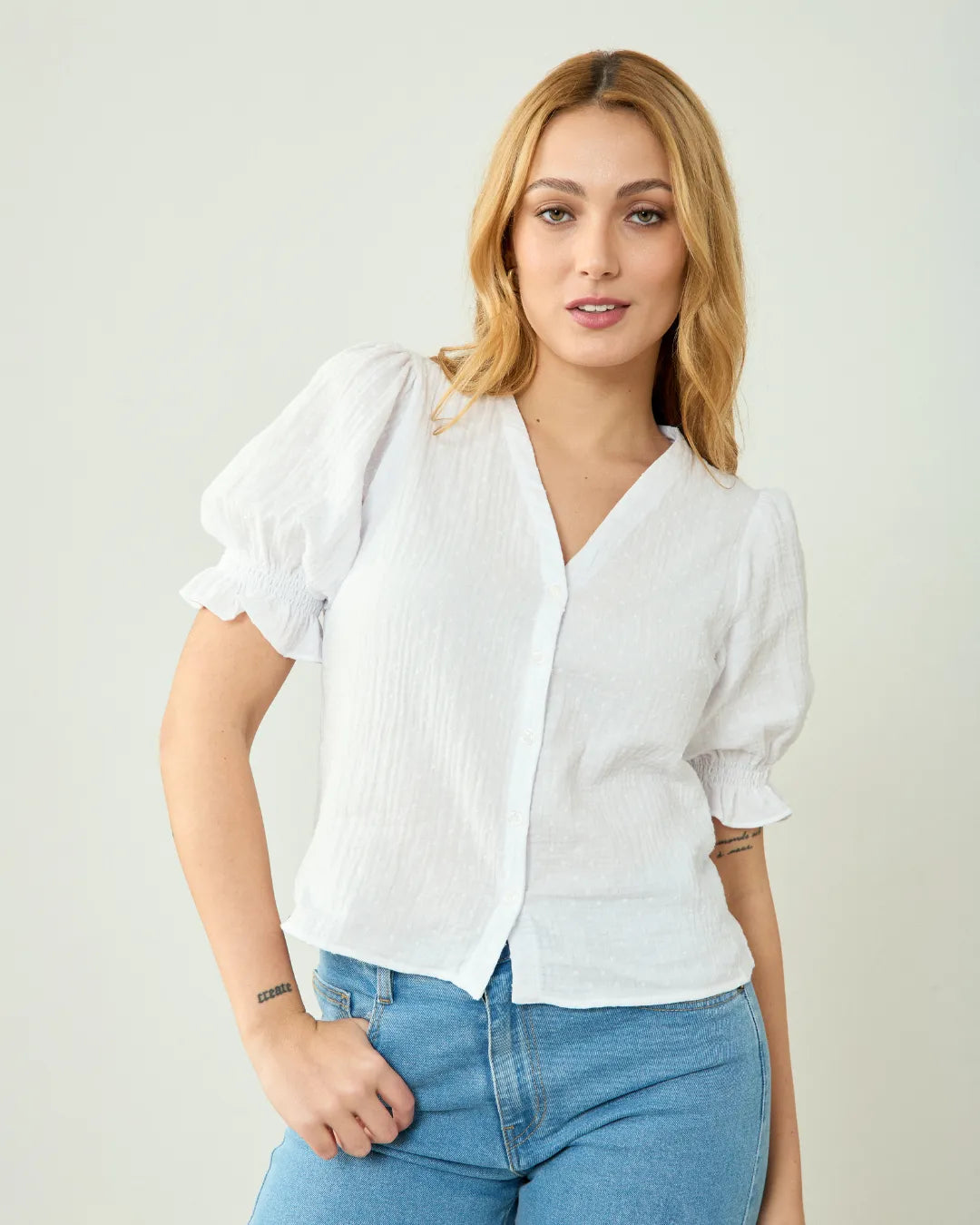 Blusa Mangas Abullonadas: Mejores 15 Outfits