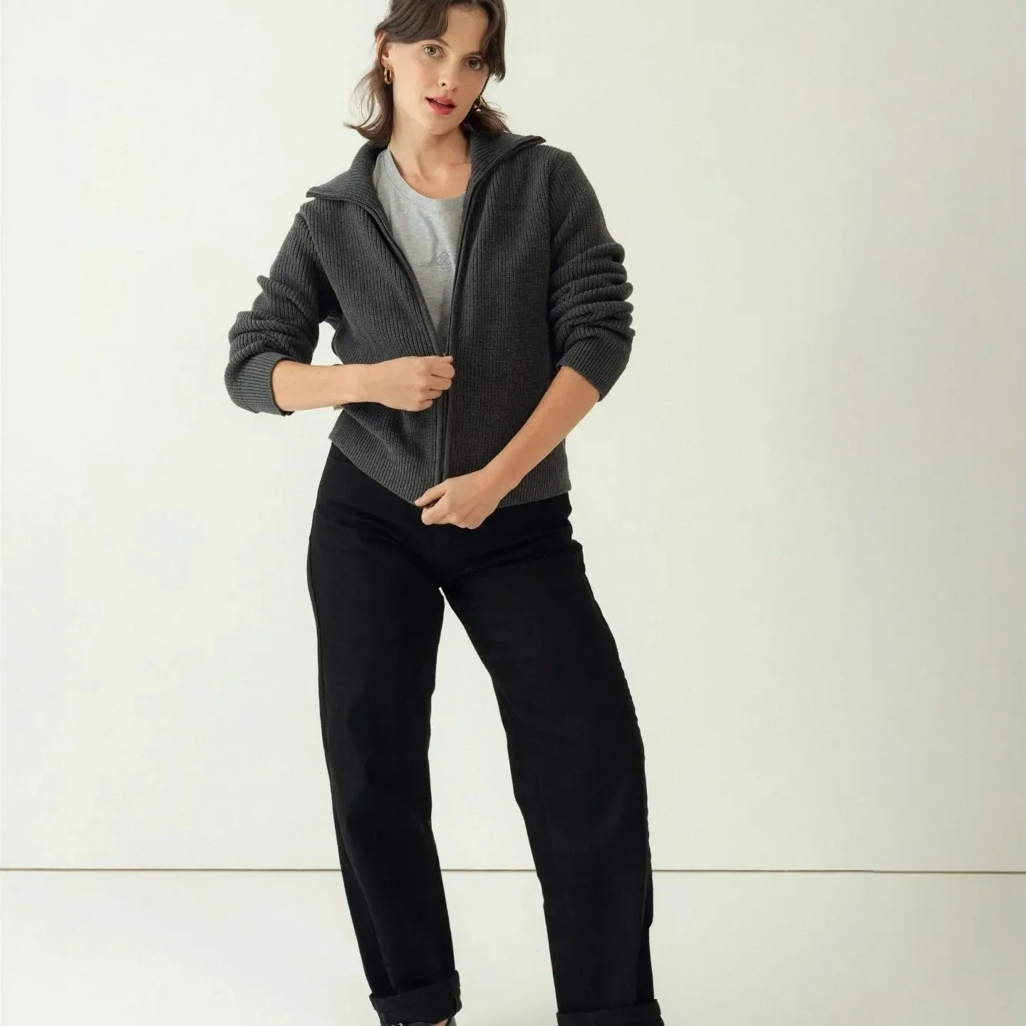 Cómo Combinar un Pantalón Negro: Guía Estilo