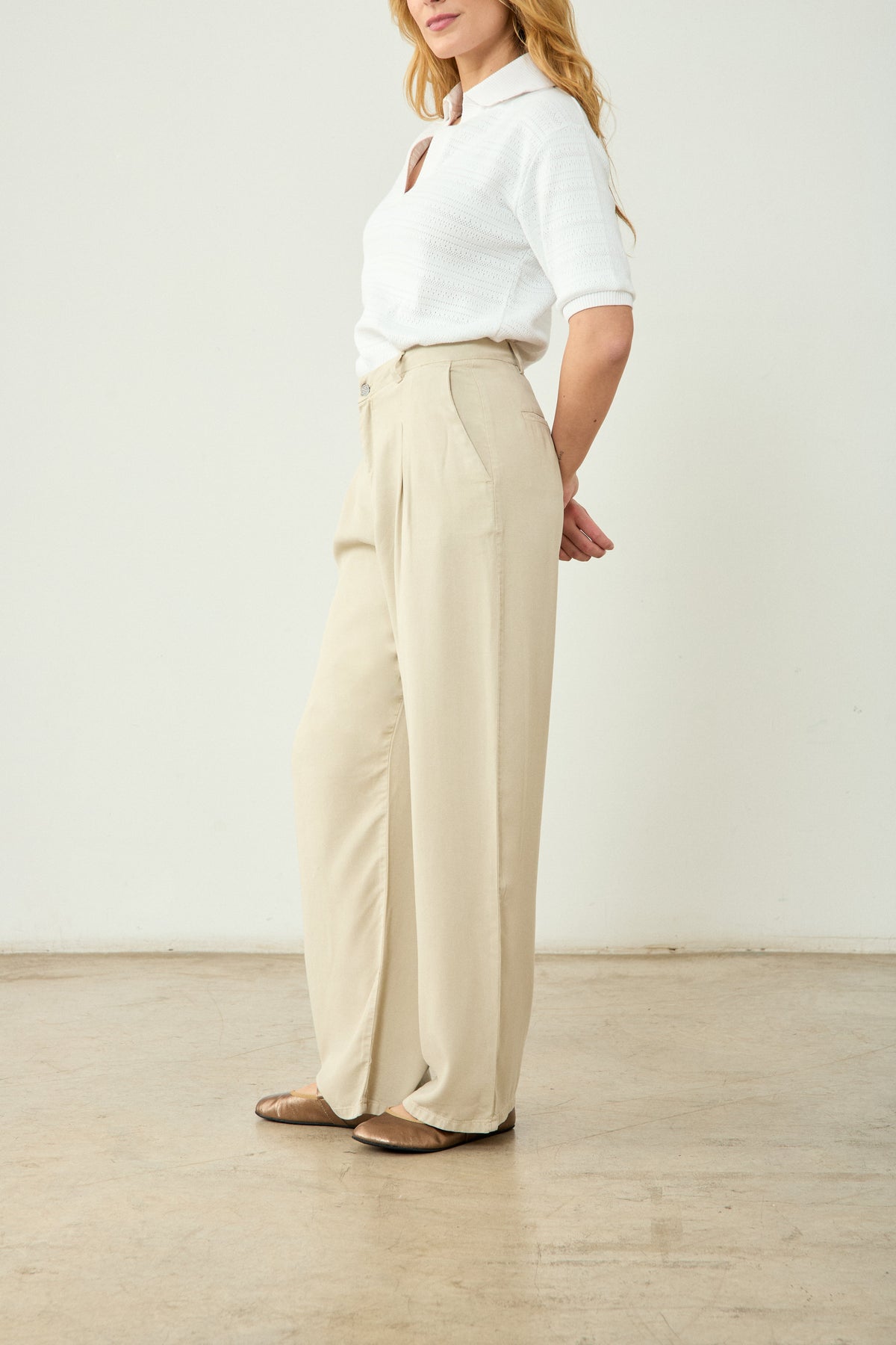 Pantalones Fluidos Mujer: Cómo combinarlos (Guía)