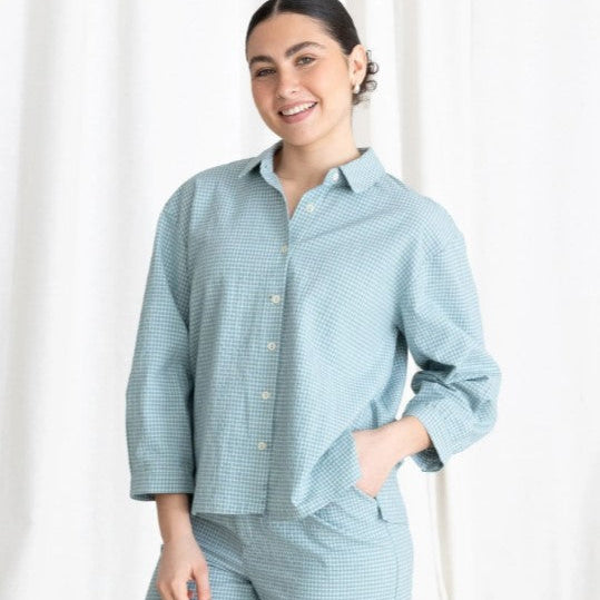 Color Aguamarina: Cómo combinarlo y Mejores Outfits 2025