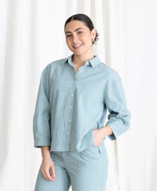 Color Aguamarina: Cómo combinarlo y Mejores Outfits 2025