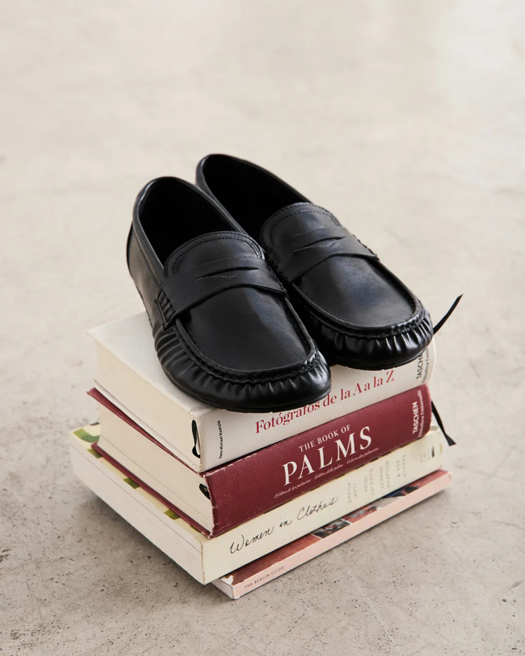 Mocasín Vera Negro en Clotsy Brand