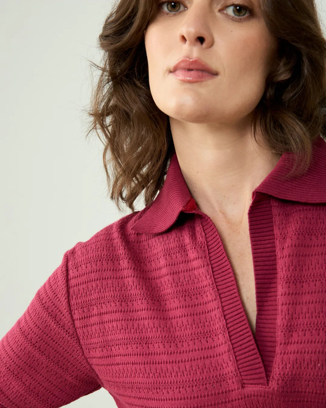 Polo Paola Burdeos en Clotsy Brand