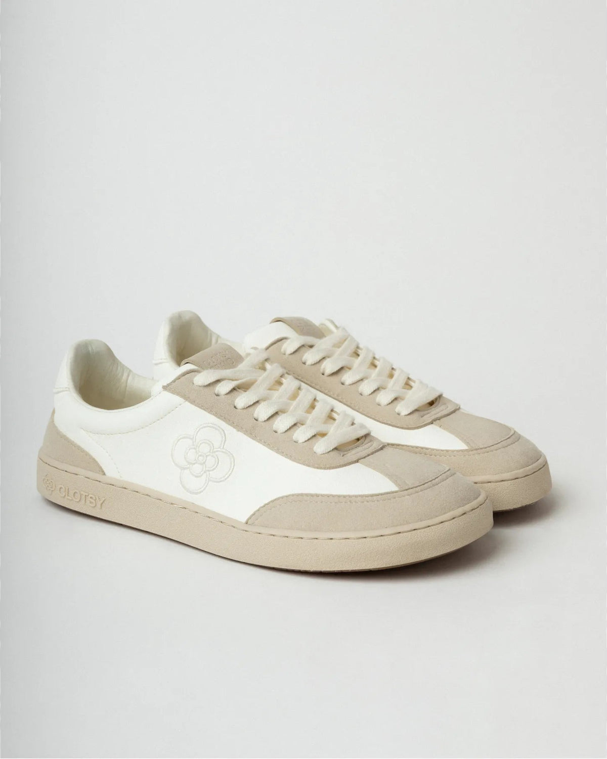 Zapatillas Luzia Blancas en Clotsy Brand
