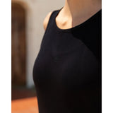 Schwarzes geripptes Kleid mit Blumenmuster