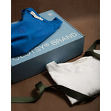 Pack Versatilidad - Camiseta Abbey Azul y Camiseta Flor Blanca